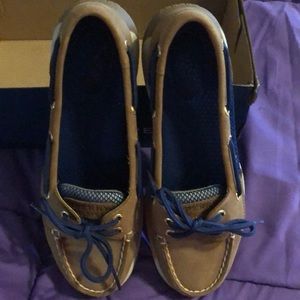 Sperry topsider